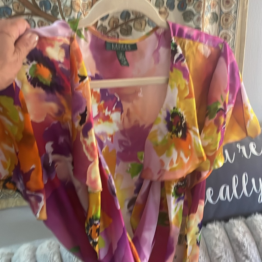 NWT Lauren Ralph Lauren GORGEOUS FLORAL RUFFLE All silk Blouse Size 14 - Picture 3 of 13